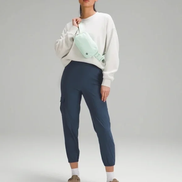 NWT Lululemon Athletica Everywhere Belt Bag in Mint Moment